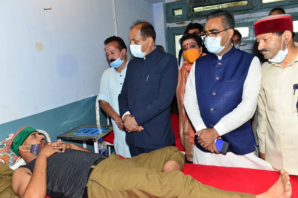ಗಾಯಾಳುಗಳ ಯೋಗಕ್ಷೇಮ ವಿಚಾರಿಸಿದ ಮುಖ್ಯಮಂತ್ರಿ ಜೈರಾಮ್ ಠಾಕೂರ್