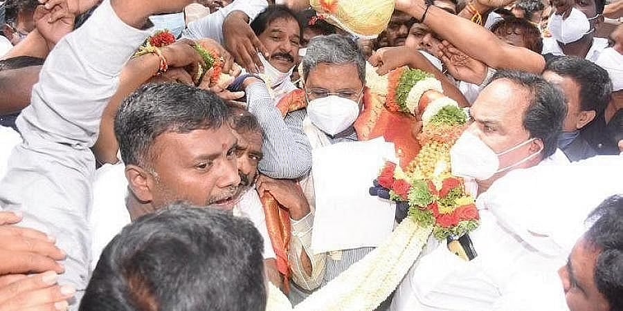 ಸಂವಿಧಾನವನ್ನು ಬದಲಿಸಲು ತಾವು ಅಧಿಕಾರಕ್ಕೆ ಬಂದಿದ್ದೇವೆ ಎಂದು ಸಂಸದ ಅನಂತ ಕುಮಾರ್ ಹೆಗ್ಡೆ ಹೇಗೆ ಹೇಳಲು ಸಾಧ್ಯ?