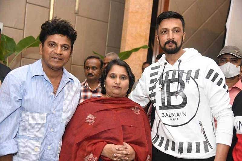 ಮಂಗಳವಾರ (ಆ.17) ಮುಂಜಾನೆಯೇ ಈ ಸಿನಿಮಾದ ಮುಹೂರ್ತ ಸಮಾರಂಭ ನಡೆದಿದೆ. ಬೆಂಗಳೂರಿನ ಖಾಸಗಿ ಹೋಟೆಲ್ನಲ್ಲಿ ‘ನೀ ಸಿಗೋವರೆಗೂ’ ಚಿತ್ರಕ್ಕೆ ಮುಹೂರ್ತ ನೆರವೇರಿಸಲಾಯಿತು. ಶೀರ್ಷಿಕೆ ಫಲಕ, ಕ್ಲ್ಯಾಪ್ ಬೋರ್ಡ್, ಕ್ಯಾಮೆರಾಗೆ ಪೂಜೆ ಸಲ್ಲಿಸಲಾಯಿತು.