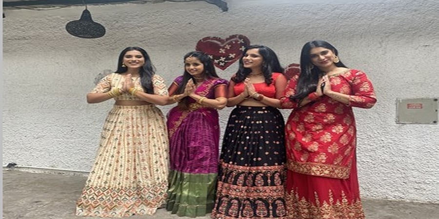 ವರಮಹಾಲಕ್ಷ್ಮಿ ಹಬ್ಬ ಆಚರಣೆಗೆ ಎಲ್ಲೆಡೆ ಸಂಭ್ರಮ; ನೆನಪು ಬಿಚ್ಚಿಟ್ಟ ಸಿನಿ ತಾರೆಯರು!
