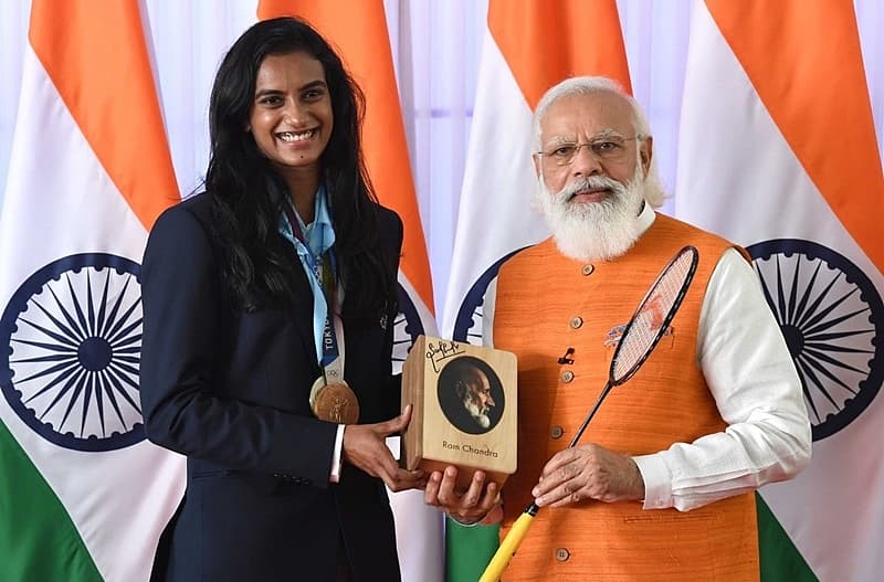 ಪಿ ವಿ ಸಿಂಧುಗೆ ರಾಕೆಟ್ ಉಡುಗೊರೆ