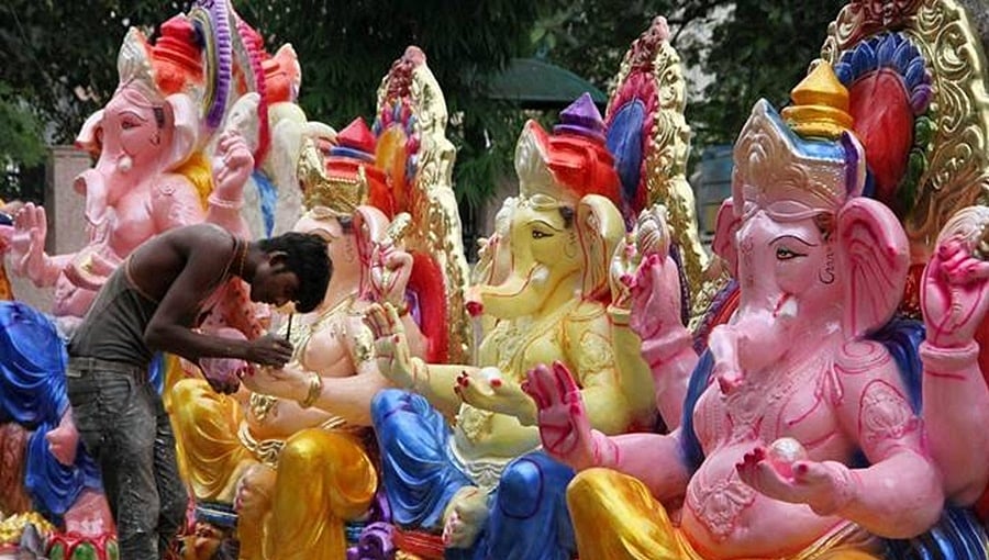 ಕೊರೋನಾ 3ನೇ ಅಲೆ ಆತಂಕ: ಈ ಬಾರಿಯ ಹಬ್ಬ, ಉತ್ಸವಗಳ ಸರಳ ಆಚರಣೆಗೆ ಸರ್ಕಾರ ಚಿಂತನೆ