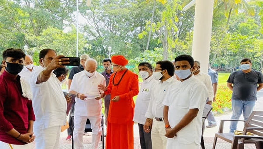 ಬೊಮ್ಮಾಯಿ ಸಂಪುಟ ಸೇರಲು ಲಾಬಿ: ಯಡಿಯೂರಪ್ಪರನ್ನು ಭೇಟಿಯಾದ ಬಿಜೆಪಿ ಶಾಸಕರು