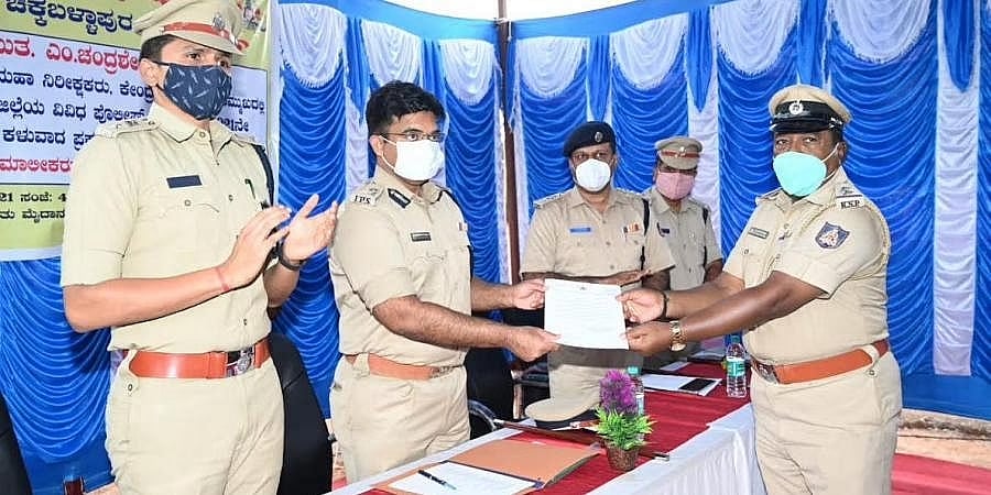 ಚಿಕ್ಕಬಳ್ಳಾಪುರ: 41 ಲಕ್ಷ ರೂ. ಮೌಲ್ಯದ ಬೆಲೆ ಬಾಳುವ ಕದ್ದ ವಸ್ತು, ಚಿನ್ನಾಭರಣ ಮಾಲೀಕರಿಗೆ ಹಸ್ತಾಂತರ!
