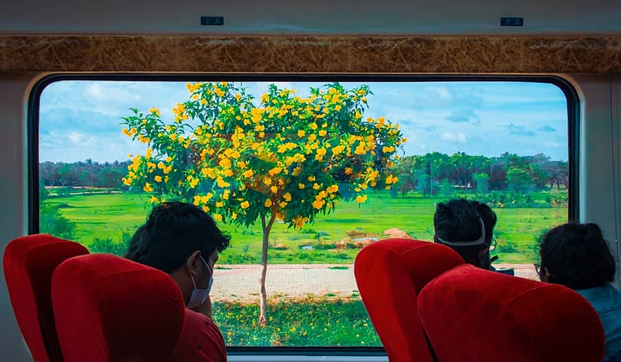 ಸ್ವಿಜರ್ ಲೆಂಡ್ ಪ್ರವಾಸದ ಅನುಭವ ನೀಡುವ ಬೆಂಗಳೂರು- ಮಂಗಳೂರು ಮಾರ್ಗದ ವಿಸ್ಟಾಡೋಂ ರೈಲು 