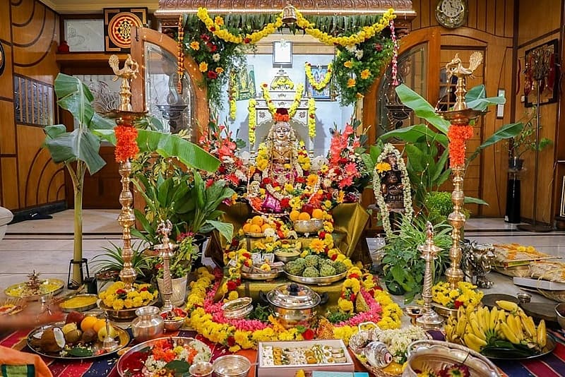 ನಟ ಉಪೇಂದ್ರ ಮನೆಯ ವರಮಹಾಲಕ್ಷ್ಮಿ
