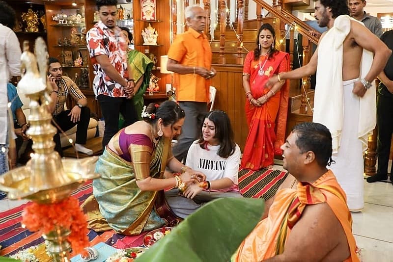 ನಟ ಉಪೇಂದ್ರ ಕುಟುಂಬಸ್ಥರು ವರಮಹಾಲಕ್ಷ್ಮಿ ಹಬ್ಬದ ಸಂಭ್ರಮದಲ್ಲಿ
