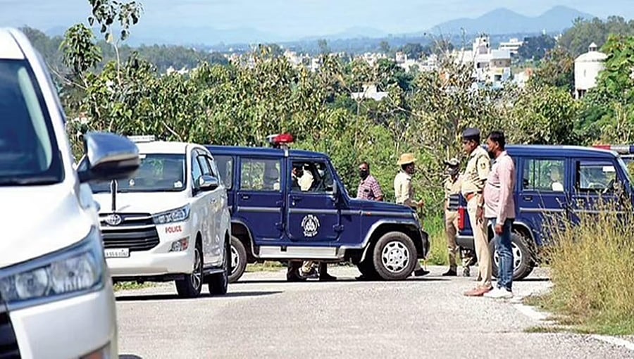 ಮೈಸೂರು ಗ್ಯಾಂಗ್ ರೇಪ್: ಆರೋಪಿಗಳ ಬಂಧನಕ್ಕೆ ಪೊಲೀಸರಿಗೆ ಸುಳಿವು ನೀಡಿದ ಬಸ್ ಟಿಕೆಟ್, ಮೊಬೈಲ್ ರೆಕಾರ್ಡ್ಸ್