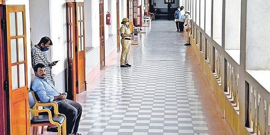 ಮೂರು ವರ್ಷಗಳಲ್ಲಿ ಎರಡನೇ ಬಾರಿಗೆ ಸೀಲ್: ನೂತನ ಸಚಿವರಿಗಾಗಿ ಕಾಯುತ್ತಿವೆ ವಿಧಾನ ಸೌಧ, ವಿಕಾಸ ಸೌಧ ಕೊಠಡಿಗಳು!