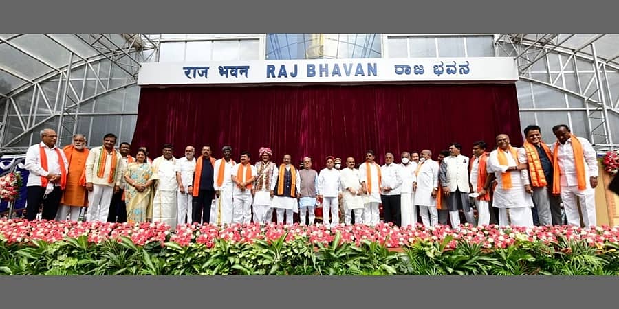 ಸಿಎಂ ಬಸವರಾಜ ಬೊಮ್ಮಾಯಿ ಸಂಪುಟ ರಚನೆ: 29 ಸಚಿವರಿಂದ ಪ್ರಮಾಣ ವಚನ ಸ್ವೀಕಾರ