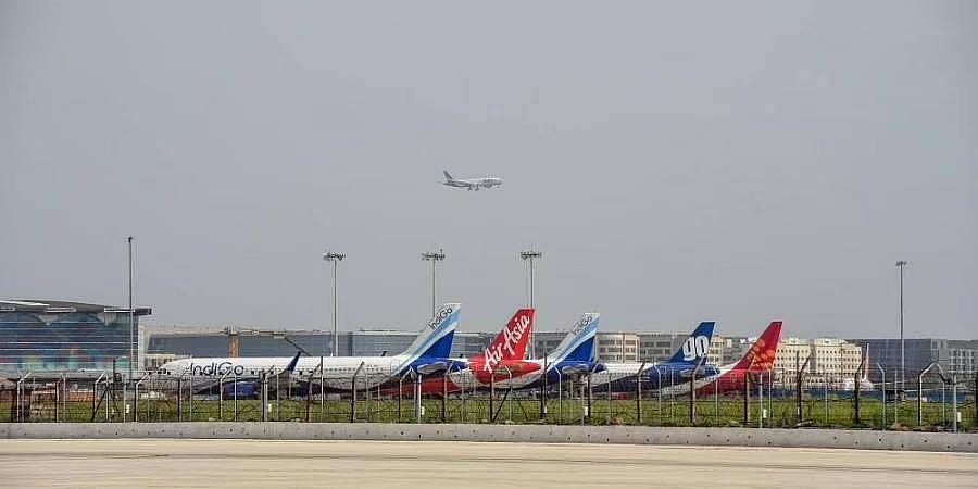 Delhi airport: ಟೇಕಾಫ್ಗೆ ಮೀಸಲಿಟ್ಟ ರನ್ವೇನಲ್ಲಿ ವಿಮಾನ ಲ್ಯಾಂಡ್; ತಪ್ಪಿದ ದೊಡ್ಡ ಡಿಕ್ಕಿ ಅನಾಹುತ!