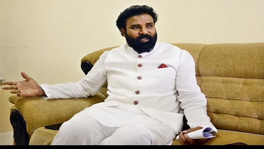 ಸತ್ಯಹರಿಶ್ಚಂದ್ರನಂತೆ ರಾಜನ ಸ್ಥಾನಕ್ಕೂ ಸೈ, ಸ್ಮಶಾನ ಕಾಯೋಕೂ ಸೈ: ಶ್ರೀರಾಮುಲು 