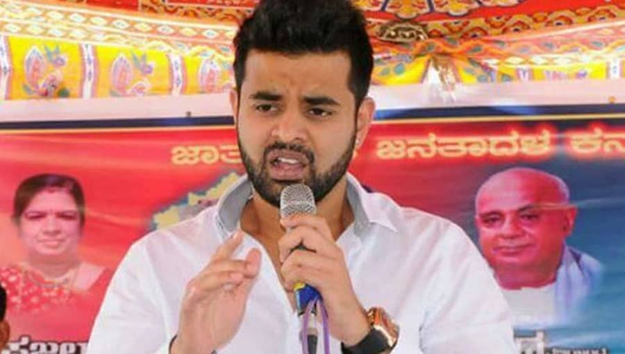 ಕೆಲಸ ಮಾಡಿ ತೋರಿಸಬೇಕೇ ಹೊರತು ಫೋಟೋ ಹಾಕಿ ಪೋಸ್ ಕೊಡಬಾರದು: ಪ್ರೀತಂ ಗೌಡಗೆ ಪ್ರಜ್ವಲ್ ರೇವಣ್ಣ ಟಾಂಗ್