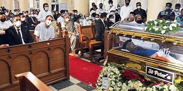 ಕಾಂಗ್ರೆಸ್ ಹಿರಿಯ ನಾಯಕ ಆಸ್ಕರ್ ಫರ್ನಾಂಡಿಸ್ಗೆ ರಾಹುಲ್ ಗಾಂಧಿ ಅಂತಿಮ ನಮನ