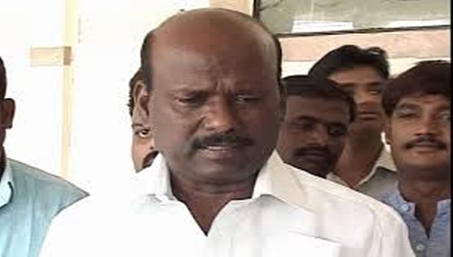 ಮಾಜಿ ಶಾಸಕ ಮಾನಪ್ಪ ವಜ್ಜಲ್ ಪುತ್ರನ ಪುಂಡಾಟ: ಉದ್ಯಮಿ ಮೇಲೆ ಹಲ್ಲೆ, ಸಿಸಿಟಿವಿಯಲ್ಲಿ ದೃಶ್ಯ ಸೆರೆ
