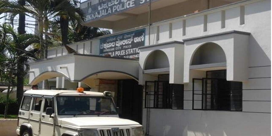 ಬೆಂಗಳೂರು: 2 ಲಕ್ಷ ರೂ. ಲಂಚ ಸ್ವೀಕರಿಸುತ್ತಿದ್ದ ವೇಳೆ ಚಿಕ್ಕಜಾಲ ಠಾಣೆಯ ಇನ್ಸ್ ಪೆಕ್ಟರ್ ಎಸಿಬಿ ಬಲೆಗೆ