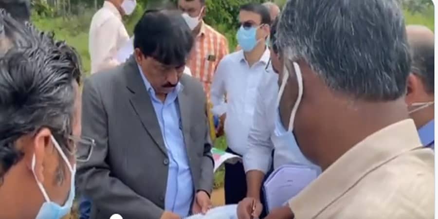 ಕೈಗಾರಿಕಾ ಪ್ರದೇಶದಲ್ಲಿ ವಿಶ್ವದರ್ಜೆಯ ಮೂಲಭೂತ ಸೌಕರ್ಯ ಕಲ್ಪಿಸಿಕೊಡಿ: ಅಧಿಕಾರಿಗಳಿಗೆ ಸಚಿವ ನಿರಾಣಿ ಸೂಚನೆ