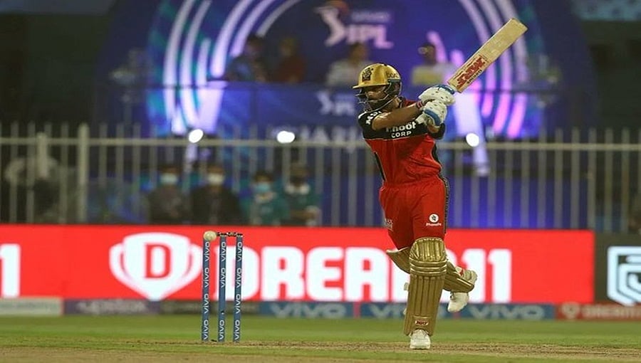 ಐಪಿಎಲ್ 2021: ಕೊಹ್ಲಿ, ಪಡಿಕ್ಕಲ್ ಅರ್ಧ ಶತಕ, ಚೆನ್ನೈಗೆ 157 ರನ್ ಗುರಿ