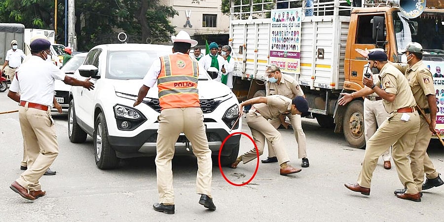 ಭಾರತ್ ಬಂದ್: ಭದ್ರತೆಯಲ್ಲಿದ್ದಾಗ ಡಿಸಿಪಿ ಧರ್ಮೇಂದ್ರ ಕುಮಾರ್ ಮೀನಾ ಕಾಲಿನ ಮೇಲೆ ಹರಿದ ಕಾರು