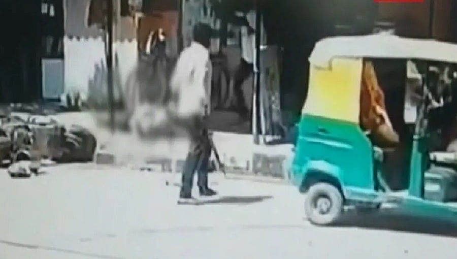 ಬೆಂಗಳೂರು: ಕುಳ್ಳ ವೆಂಕಟೇಶ್ ಭೀಕರ ಹತ್ಯೆ; ಸಿಸಿಟಿವಿಯಲ್ಲಿ ದೃಶ್ಯ ಸೆರೆ