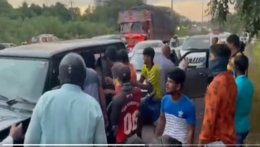 ಮಂಗಳೂರು ಬಳಿ ಸುರತ್ಕಲ್ ನಲ್ಲಿ ನೈತಿಕ ಪೊಲೀಸ್ ಗಿರಿ: ಐವರು ಭಜರಂಗ ದಳ ಕಾರ್ಯಕರ್ತರ ಬಂಧನ