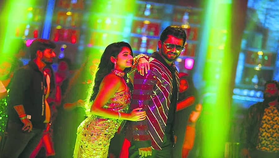'ಶುಗರ್ ಫ್ಯಾಕ್ಟರಿ' ಟೈಟಲ್ ಸಾಂಗ್ ಗೆ ಚಂದನ್ ಶೆಟ್ಟಿ ಗಾಯನ: ಮೂವರು ನಾಯಕಿಯರೊಂದಿಗೆ ಡಾರ್ಲಿಂಗ್ ಕೃಷ್ಣ 'ಗಾನ ಬಜಾನ'