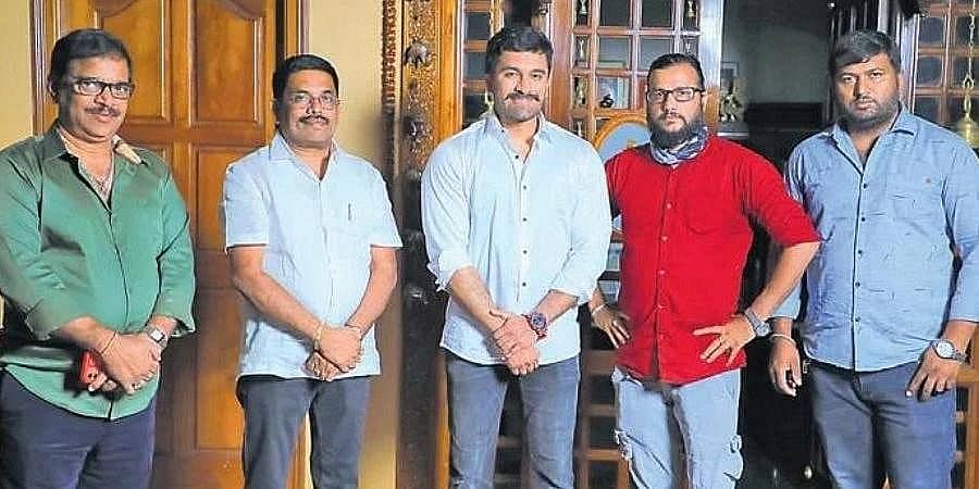 ಧೀರನ್ ಅಭಿನಯದ 2ನೇ ಚಿತ್ರ 'ನೈಟ್ ಕರ್ಫ್ಯೂ'ಗೆ ಚಾಲನೆ