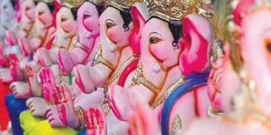 ಗಣೇಶ ಮೂರ್ತಿ ಎತ್ತರ 2-4 ಅಡಿ ನಿರ್ಬಂಧ ಹಿಂಪಡೆಯಿರಿ: ಸರ್ಕಾರಕ್ಕೆ ಕಾಂಗ್ರೆಸ್ ಆಗ್ರಹ