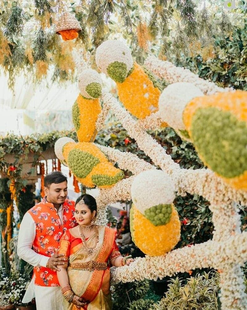 ಮೊದಲ ಕುಡಿಯ ಖುಷಿಯಲ್ಲಿರುವ ಅಮೂಲ್ಯ ಥೇಟ್ ಮದುವಣಗಿತ್ತಿಯಂತೆ ಶೃಂಗಾರವಾಗಿರುವುದನ್ನು ಕಂಡು ಅಭಿಮಾನಿಗಳು ಪುಳಕಿತರಾಗಿದ್ದಾರೆ.(ಫೋಟೋ ಕೃಪೆ-ಅಮೂಲ್ಯ ಫೇಸ್ ಬುಕ್ ಪೇಜ್)