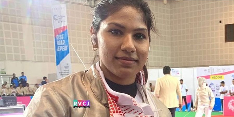 National Games 2022: ಭವಾನಿ ದೇವಿಗೆ ಹ್ಯಾಟ್ರಿಕ್ ಚಿನ್ನ, ದಾಖಲೆ ಬರೆದ ದಿನಗೂಲಿ ಕಾರ್ಮಿಕನ ಮಗಳು