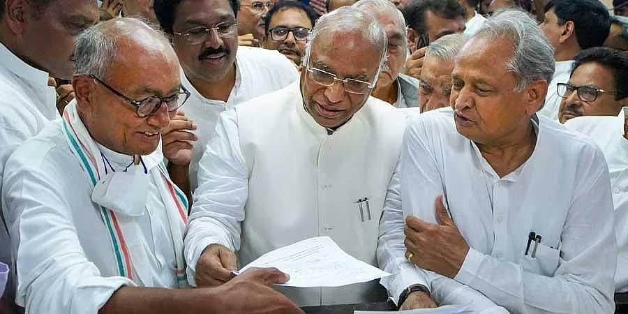 ಎಐಸಿಸಿ ಅಧ್ಯಕ್ಷ ಚುನಾವಣೆ: ಮಲ್ಲಿಕಾರ್ಜುನ ಖರ್ಗೆಗೆ ಜಿ23 ಗುಂಪಿನ ನಾಯಕರು ಸೇರಿದಂತೆ ಘಟಾನುಘಟಿಗಳ ಬೆಂಬಲ; ಖರ್ಗೆ ಆಯ್ಕೆ ಹಾದಿ ಸಲೀಸು!