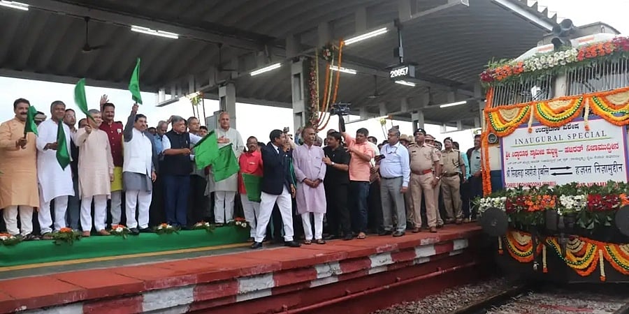 ನಿಜಾಮುದ್ದೀನ್ ಎಕ್ಸ್ ಪ್ರೆಸ್ ರೈಲಿಗೆ ಸವಾಯಿ ಗಂಧರ್ವ ಹೆಸರಿಡಿ: ಪ್ರಹ್ಲಾದ್ ಜೋಶಿ