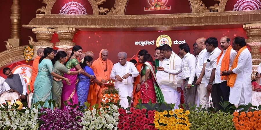 ಮಹಾ ಕುಂಭ ಮೇಳಕ್ಕೆ ಚಾಲನೆ; ಕರ್ನಾಟಕದಲ್ಲೂ ಧಾರ್ಮಿಕ ಕಾರಿಡಾರ್ ಅಭಿವೃದ್ಧಿಯತ್ತ ಚಿಂತನೆ: ಶಶಿಕಲಾ ಜೊಲ್ಲೆ