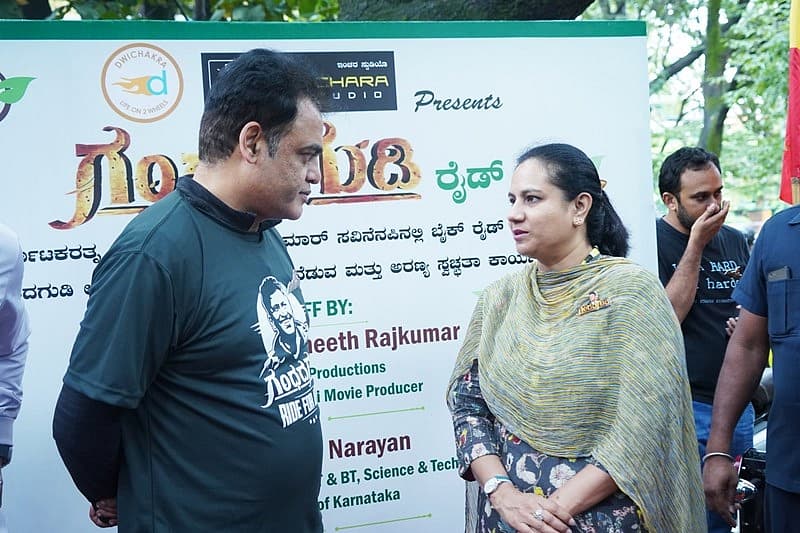 ಪುನೀತ್ ಅವರು ಸಮಾಜಮುಖಿ ವ್ಯಕ್ತಿಯಾಗಿದ್ದರು. ಸದ್ದಿಲ್ಲದೆ ಕೆಲಸ ಮಾಡುತ್ತಿದ್ದ ಅವರು, ಹಲವು ಮೌಲ್ಯಗಳನ್ನು ಅಳವಡಿಸಿ ಕೊಂಡಿದ್ದರು. ಸಾದಾಸೀದಾ ಆಗಿದ್ದ ಅವರು ಒಂದು ಮೇಲ್ಪಂಕ್ತಿಯನ್ನು ಬಿಟ್ಟು ಹೋಗಿದ್ದಾರೆ ಎಂದು ಅವರು ತಿಳಿಸಿದರು.