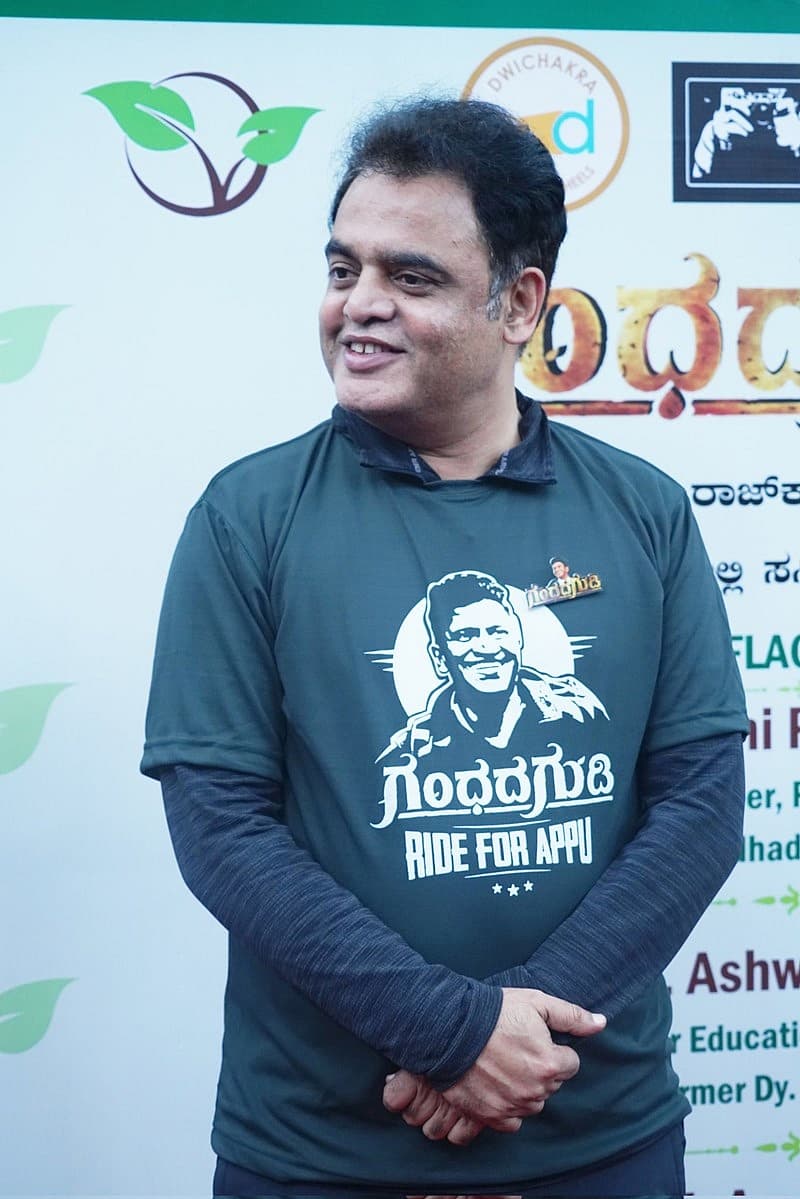 ಇತ್ತೀಚೆಗೆ ಹವಾಮಾನ ಬದಲಾವಣೆ ದೊಡ್ಡ ಸಮಸ್ಯೆ ಆಗಿದೆ. ನಮ್ಮಲ್ಲಿ ಕೂಡ ಇತ್ತೀಚೆಗೆ ಅಕಾಲಿಕ ಮಳೆ ವಿಪರೀತವಾಗಿದೆ. ಪ್ರಕೃತಿಯನ್ನು ಗೌರವಿಸುವುದೇ ಇದಕ್ಕೆ ಪರಿಹಾರ ಎಂದು ಅವರು ನುಡಿದರು.