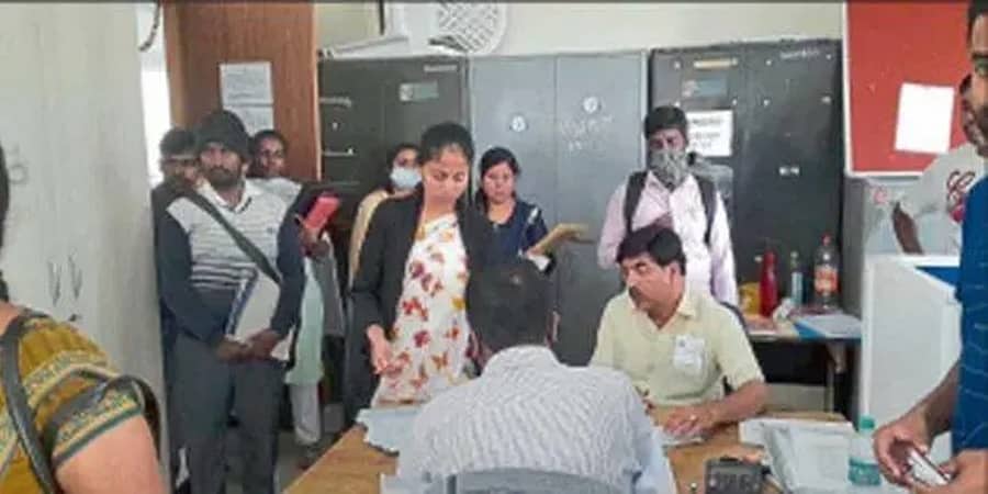 ಶಿಕ್ಷಕರ ನೇಮಕಾತಿಯಲ್ಲಿ ಮಹಿಳಾ ಅಭ್ಯರ್ಥಿಗಳಿಗೆ ಸರ್ಕಾರದಿಂದ ಮಹಾ ದ್ರೋಹ: ಕಾಂಗ್ರೆಸ್ ಆರೋಪ