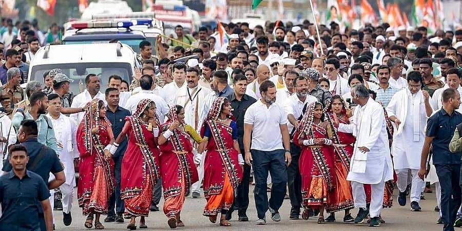 ಕಾಂಗ್ರೆಸ್ ನಿಂದ 'ಭಾರತ್ ಜೋಡೋ', ಬಿಜೆಪಿಯಿಂದ 'ಜನಸಂಕಲ್ಪ' ಯಾತ್ರೆ: ಕರ್ನಾಟಕದಲ್ಲಿ ಹೆಚ್ಚಿದ ರಾಜಕೀಯ ಕಿಚ್ಚು!
