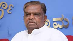 ಲೋಕಸಭೆ ಚುನಾವಣೆಯಲ್ಲಿ ಸ್ಪರ್ಧಿಸಲು ಸರ್ಕಾರಿ ಹುದ್ದೆ ತೊರೆದ ಶ್ರೀನಿವಾಸ್ ಪ್ರಸಾದ್ ಅಳಿಯ ಡಾ. ಮೋಹನ್!