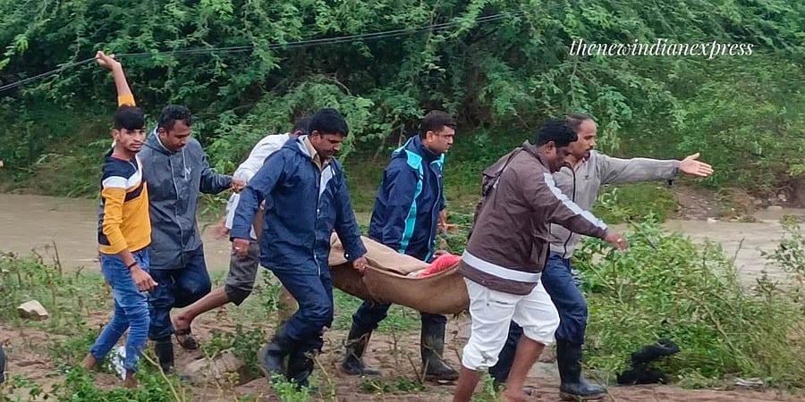 ಕೊಪ್ಪಳ: ಹಳ್ಳದಲ್ಲಿ ಕೊಚ್ಚಿಹೋಗಿದ್ದ ನಾಲ್ವರ ಶವ ಪತ್ತೆ, ತಲಾ 5 ಲಕ್ಷ ರೂ. ಪರಿಹಾರ ಘೋಷಣೆ