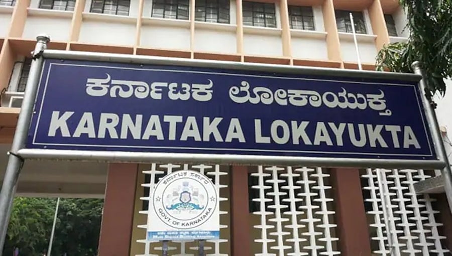 ಅಕ್ರಮ ಆಸ್ತಿ ಗಳಿಕೆ ಪ್ರಕರಣ: ಐವರು ಸರ್ಕಾರಿ ಅಧಿಕಾರಿಗಳ ಮನೆಗಳ ಮೇಲೆ ಲೋಕಾಯುಕ್ತ ದಾಳಿ