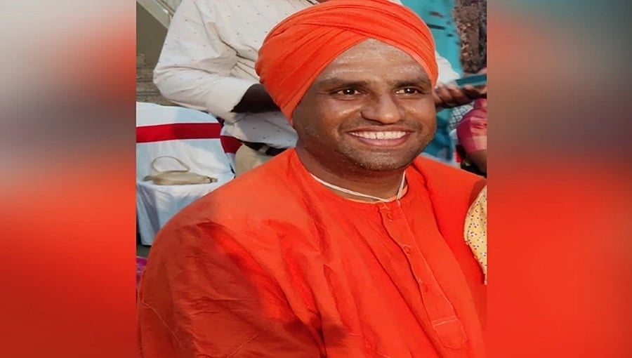 ರಾಮನಗರ: ಮಠದಲ್ಲೇ ನೇಣು ಬಿಗಿದುಕೊಂಡು ಬಂಡೇಮಠದ ಬಸವಲಿಂಗ ಸ್ವಾಮೀಜಿ ಆತ್ಮಹತ್ಯೆ!