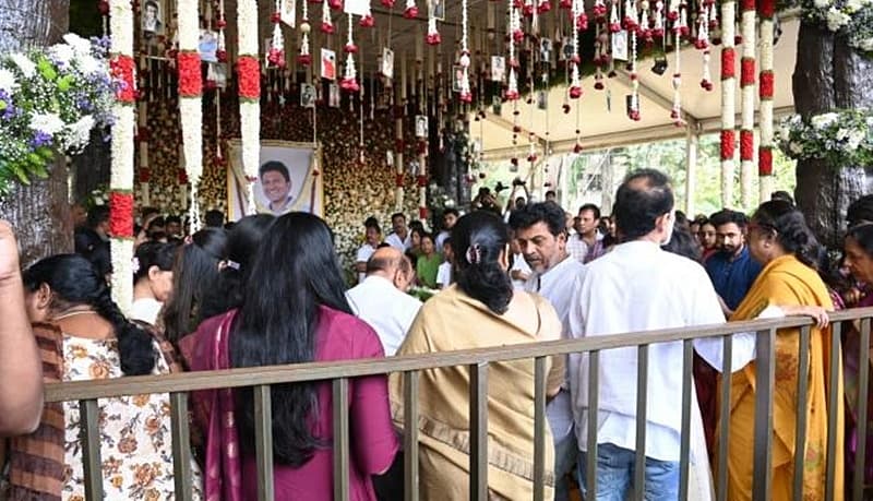 ಪೂಜೆ ಸಂದರ್ಭದಲ್ಲಿ ಭಾವುಕರಾದ ಡಾ. ಶಿವರಾಜ್ ಕುಮಾರ್
