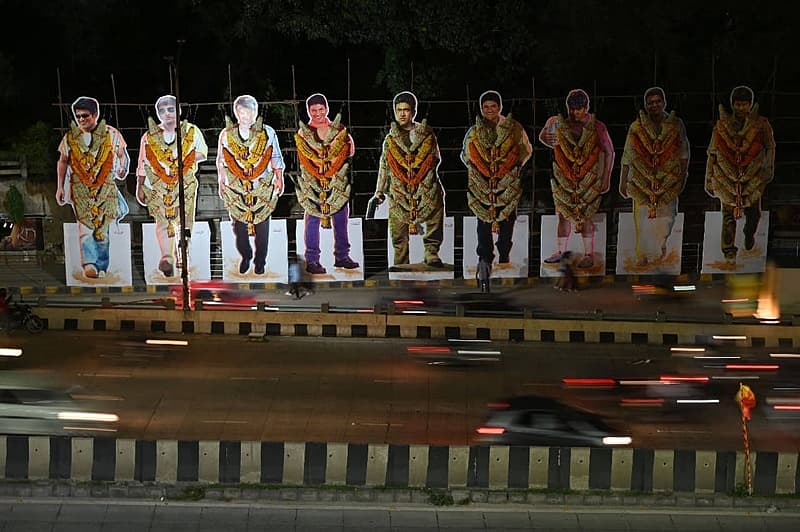 ಮರೆಯಾದ ನಗುವಿನ ಒಡೆಯ ಪುನೀತ್ ರಾಜ್ ಕುಮಾರ್ ಅವರ ಸುಂದರ ಭಾರೀ ಗಾತ್ರದ ಕಟೌಟ್ ಗಳು
