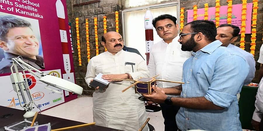 ಬೆಂಗಳೂರಿನ ಮಲ್ಲೇಶ್ವರ ಸರ್ಕಾರಿ ಶಾಲೆಯಲ್ಲಿ ಪುನೀತ್ ಸ್ಯಾಟಲೈಟ್ ವರ್ಕ್ ಸ್ಟೇಷನ್ ಆರಂಭ: ಸಿಎಂ ಉದ್ಘಾಟನೆ