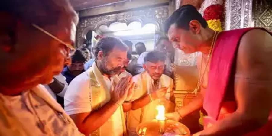 ಮೈಸೂರಿನಲ್ಲಿ ಭಾರತ್ ಜೋಡೋ ಯಾತ್ರೆ: ಚಾಮುಂಡೇಶ್ವರಿ ದೇಗುಲದಲ್ಲಿ ಪೂಜೆ ಸಲ್ಲಿಸಿದ ರಾಹುಲ್ ಗಾಂಧಿ