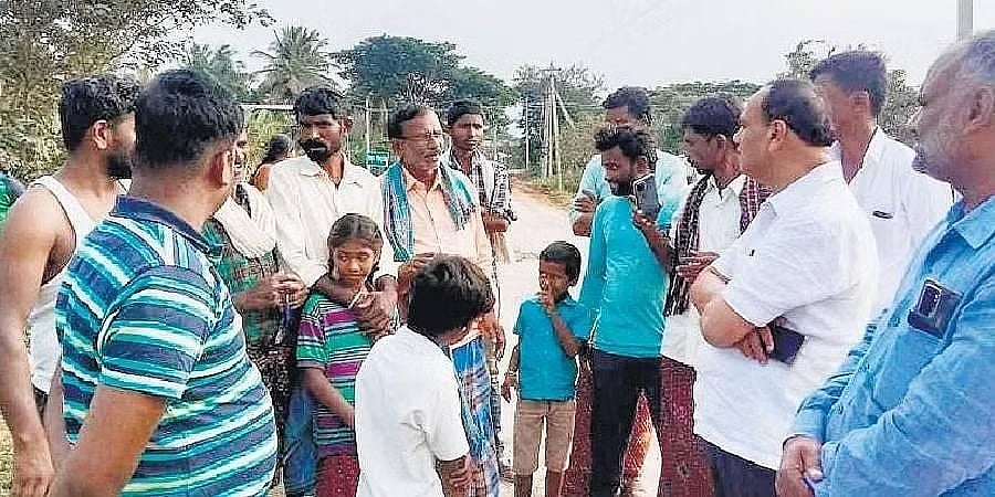 ತುಮಕೂರಿನಲ್ಲಿ ಎಲ್ಲೆಡೆ ಹಬ್ಬಿದ ಮಕ್ಕಳ ಅಪಹರಣ ಸುದ್ದಿ: ಸ್ಥಳಕ್ಕೆ ಎಸ್'ಪಿ ಭೇಟಿ, ಪರಿಶೀಲನೆ
