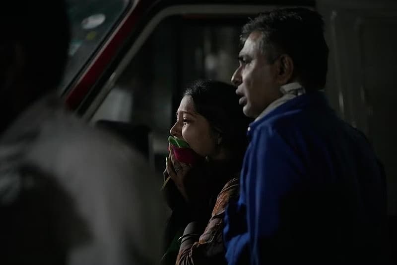 ಸೇತುವೆ ಕುಸಿದ ಬಿದ್ದು ಅನೇಕ ಮಂದಿ ಸಾವನ್ನಪ್ಪಿದ್ದು, ಮೃತರ ಕುಟುಂಬಸ್ಥರ ಆಕ್ರಂದನ ಮುಗಿಲು ಮುಟ್ಟಿತ್ತು.
