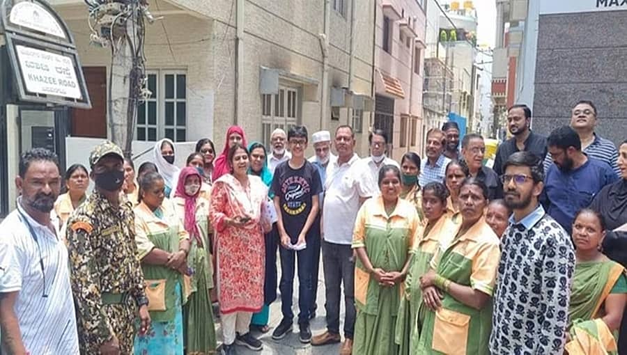 ಖಾಲಿ ನಿವೇಶನದಲ್ಲಿ ಭಾರೀ ಪ್ರಮಾಣದ ಕಸ: ತೆರವುಗೊಳಿಸಲು ಮುಂದಾದ ಮಹಿಳೆಯರಿಗೆ ಬೆದರಿಕೆ!