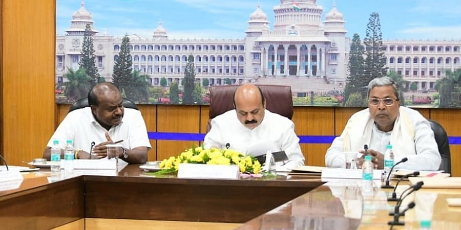 ಎಸ್​ಸಿ, ಎಸ್​ಟಿಗೆ ಬಂಪರ್ ಗಿಫ್ಟ್: ಮೀಸಲಾತಿ ಪ್ರಮಾಣ ಹೆಚ್ಚಿಸಲು ಸರ್ವಪಕ್ಷ ಸಭೆ ತೀರ್ಮಾನ