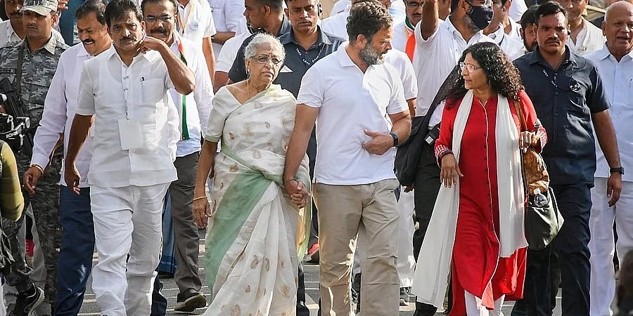 ಭಾರತ್ ಜೋಡೊ ಯಾತ್ರೆಯಲ್ಲಿ ಗೌರಿ ಲಂಕೇಶ್ ತಾಯಿ ಇಂದಿರಾ, ಕವಿತಾ ಲಂಕೇಶ್ ಭಾಗಿ